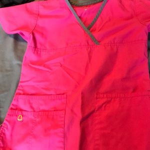 Wonder wink scrub top